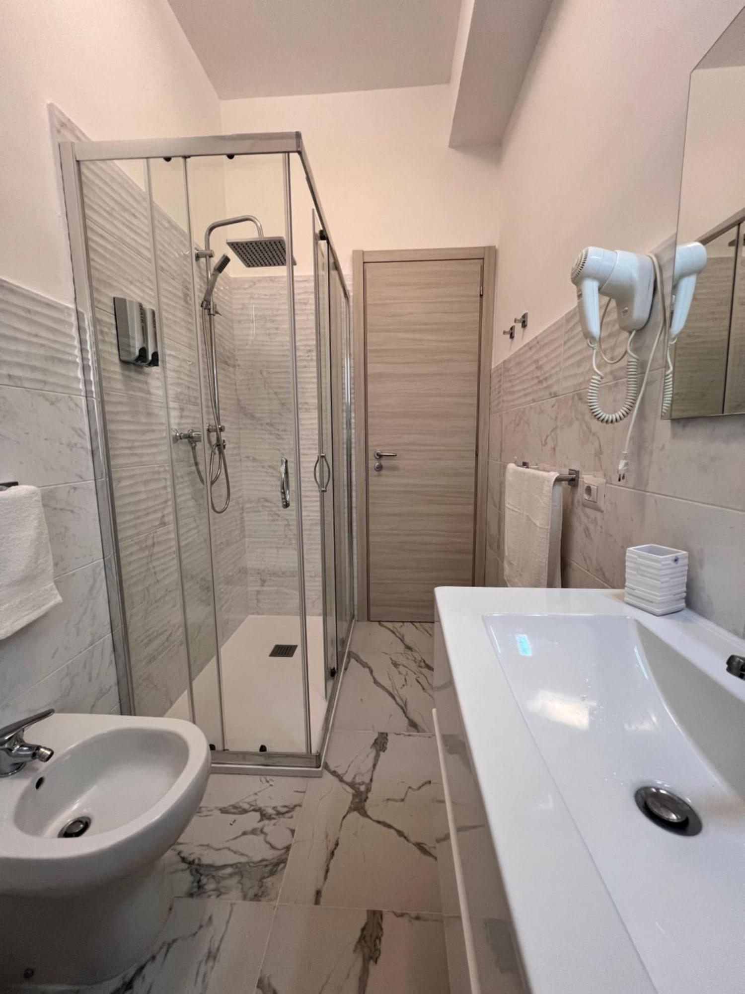 Restyling Apartments Center トロペーア エクステリア 写真